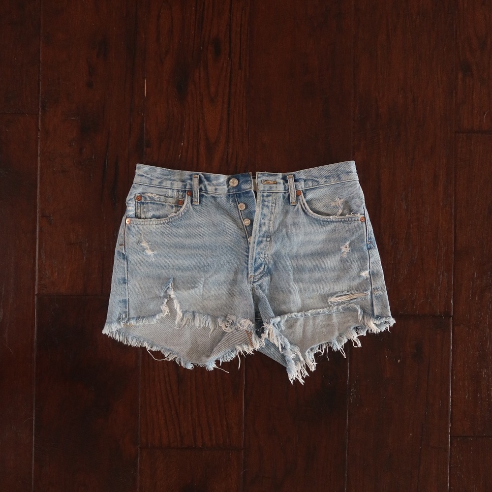 AGOLDE Los Angeles Light-Wash Cutoff Shorts  Size 28, Classic Shorts inseam